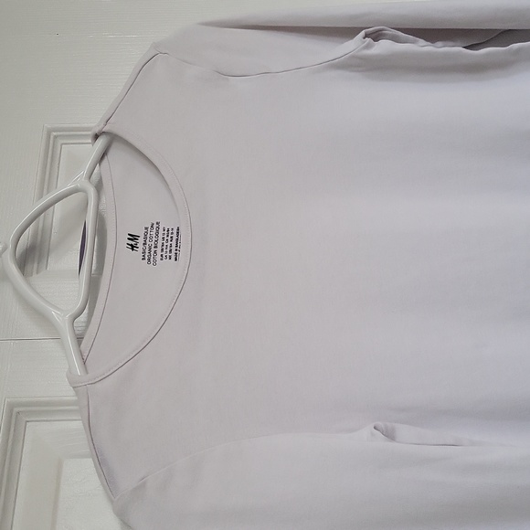H&M Basic white LS - Picture 2 of 5